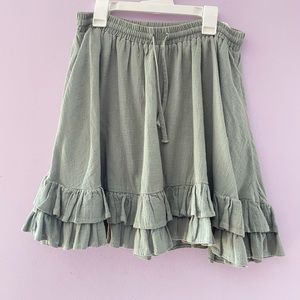 H&M cute dark green flowy skirt with lining& string in front, ruffles & pockets